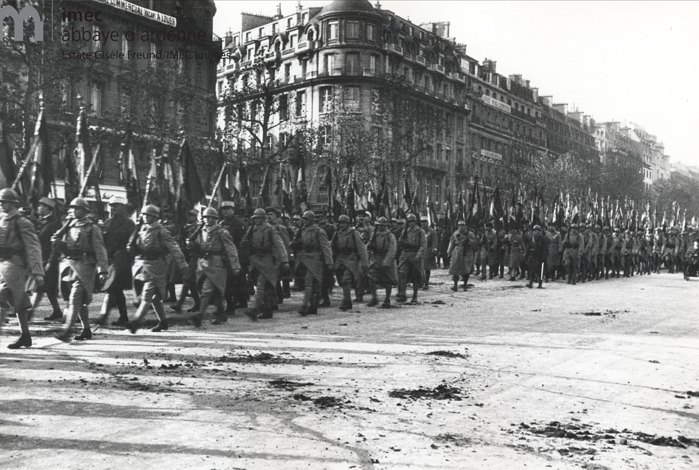 Defile of the troops in the 30s (war approached)