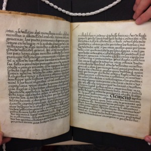 Text in black ink, including papal bull, in Latin. <em>Regla de la Sagrada Orden de Penitencia. </em>